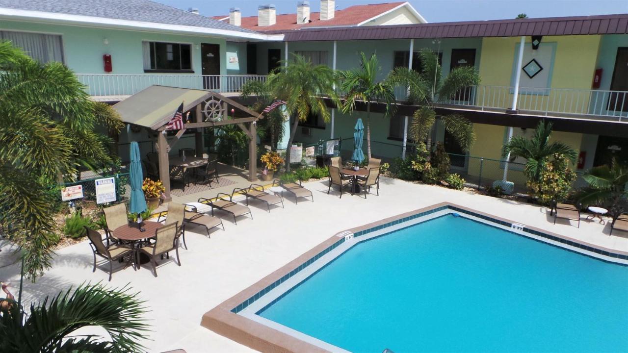 Island House Resort Hotel St. Pete Beach Bagian luar foto