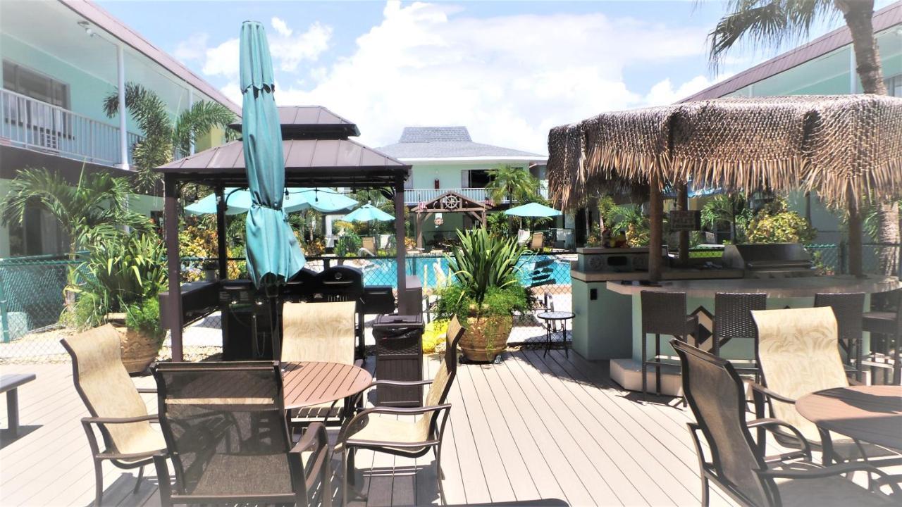 Island House Resort Hotel St. Pete Beach Bagian luar foto