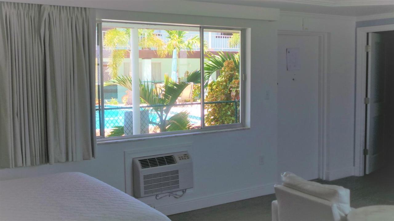 Island House Resort Hotel St. Pete Beach Bagian luar foto