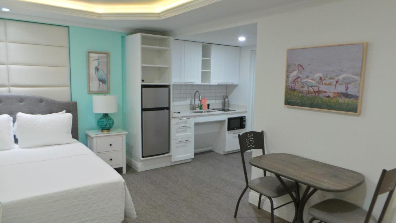Island House Resort Hotel St. Pete Beach Bagian luar foto