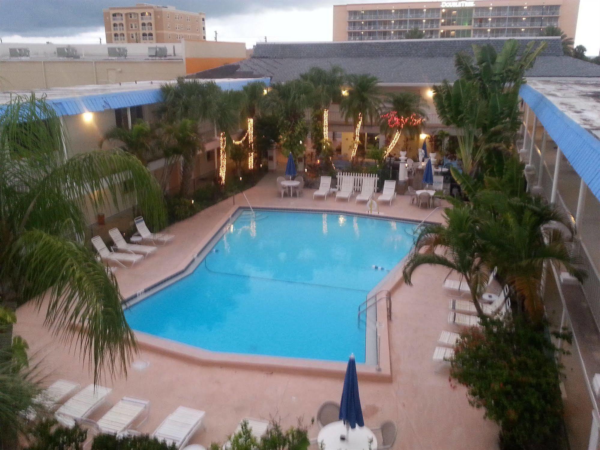 Island House Resort Hotel St. Pete Beach Bagian luar foto