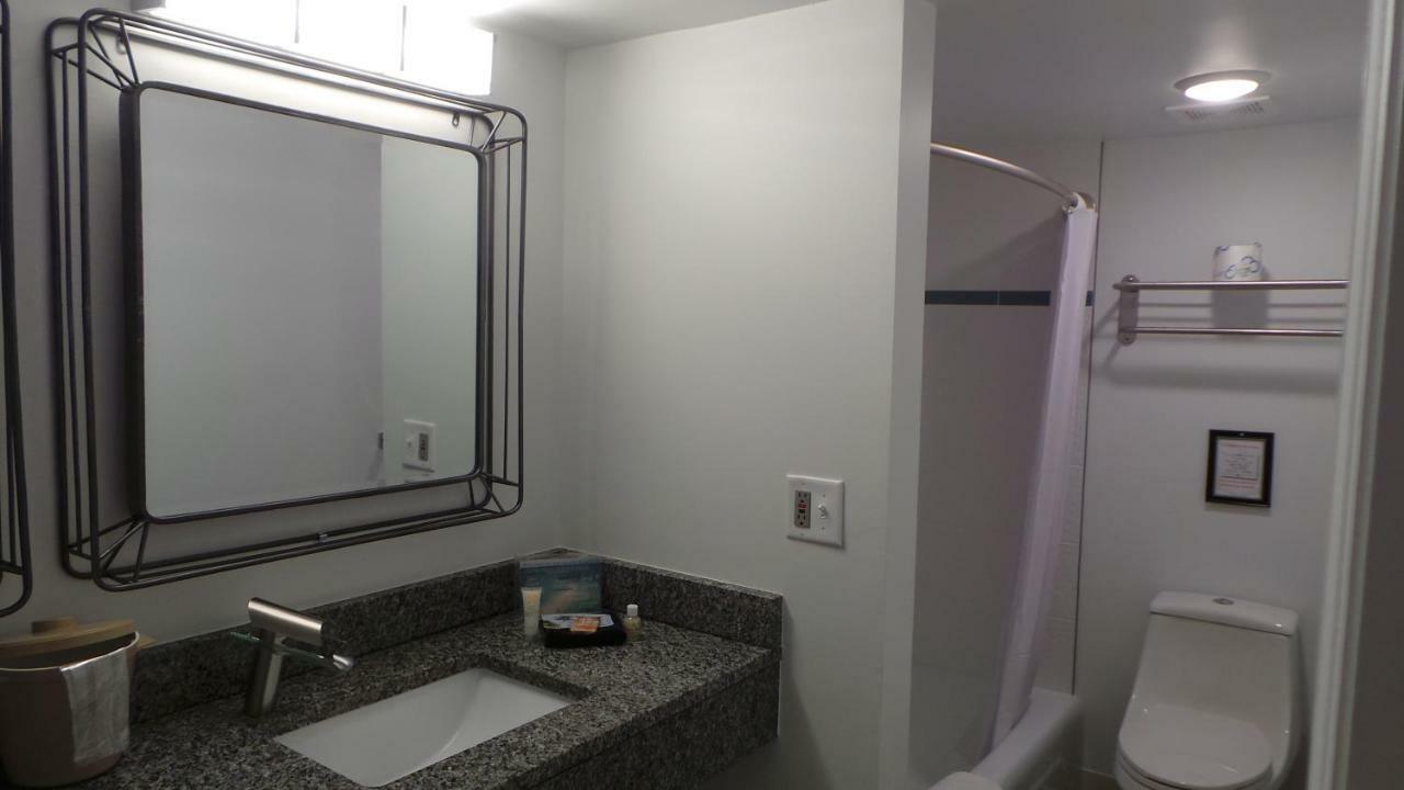 Island House Resort Hotel St. Pete Beach Bagian luar foto