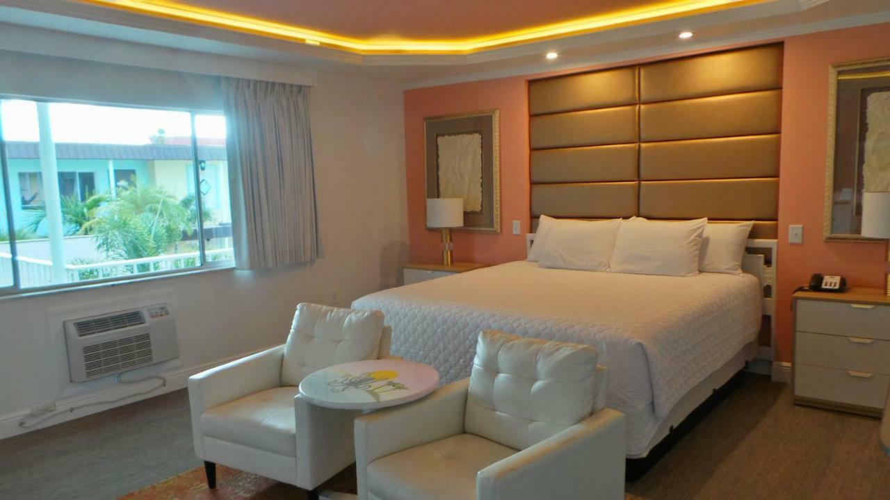 Island House Resort Hotel St. Pete Beach Bagian luar foto
